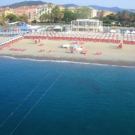 Savona Magnifico Sole Mare 150 M Wifi Climatcontrol Apartment Екстериор снимка