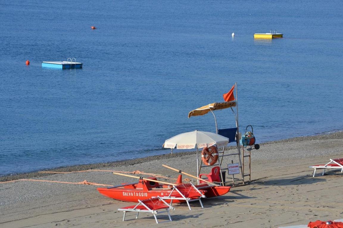 Savona Magnifico Sole Mare 150 M Wifi Climatcontrol Apartment Екстериор снимка
